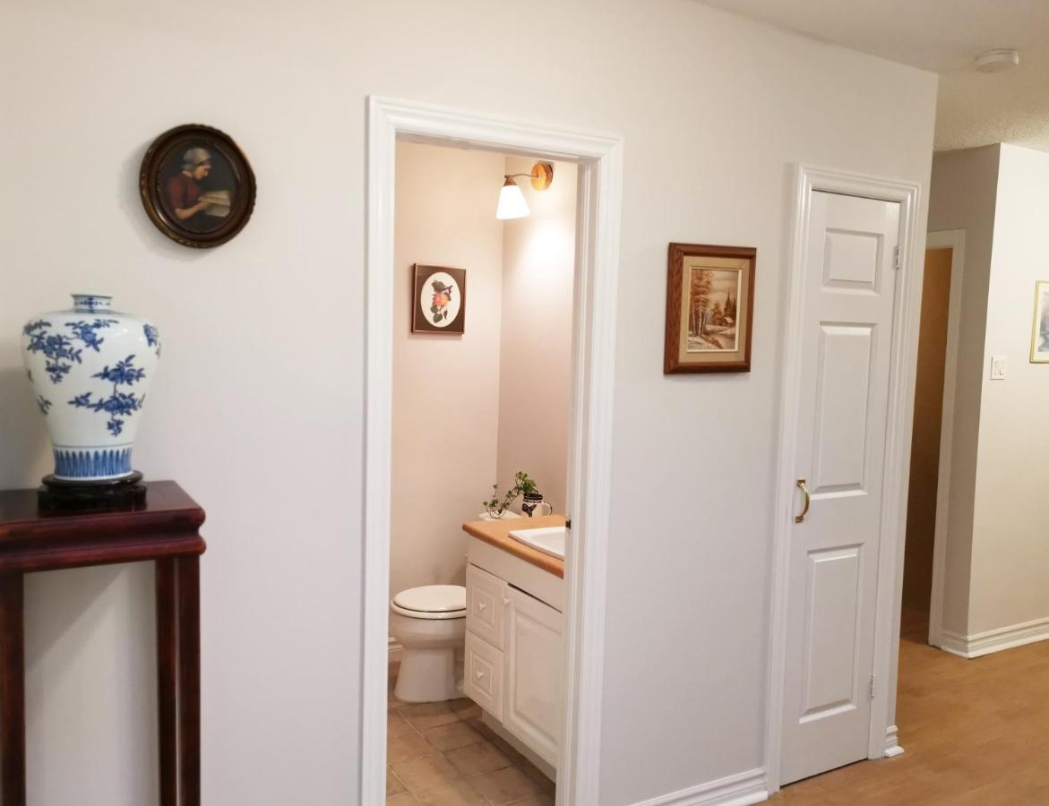 Апартаменты Cozy Private Rm Heart Of North York Free Parking Full Kitchen Close To Downtown Торонто Экстерьер фото